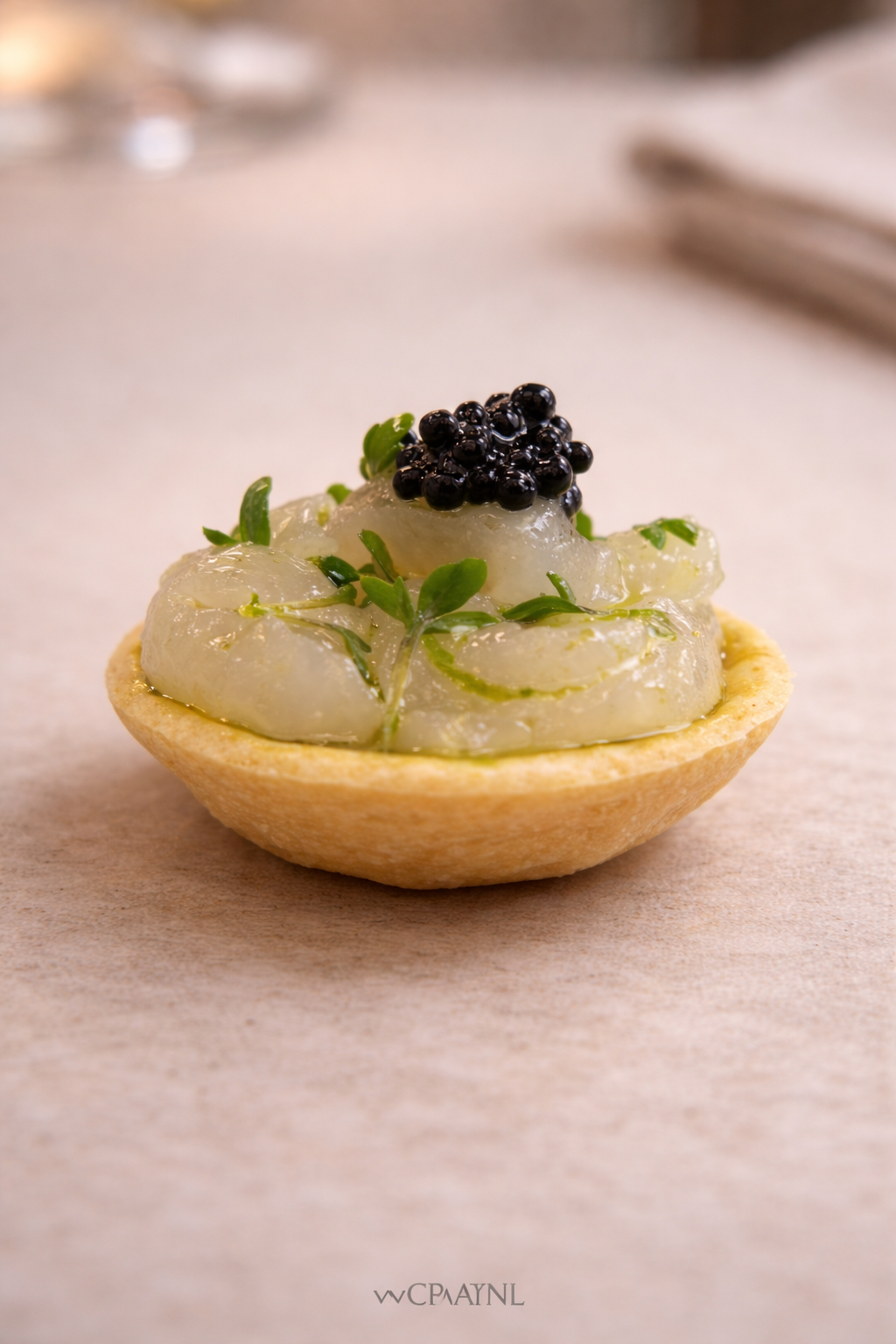 Gepekelde coquille taartje met kaviar